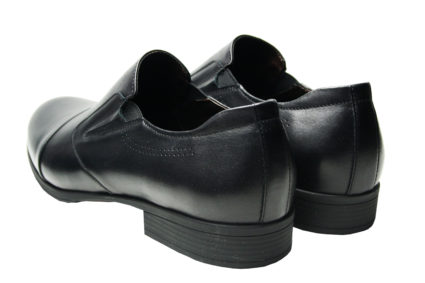 Черные кожаные туфли Икос на резинке